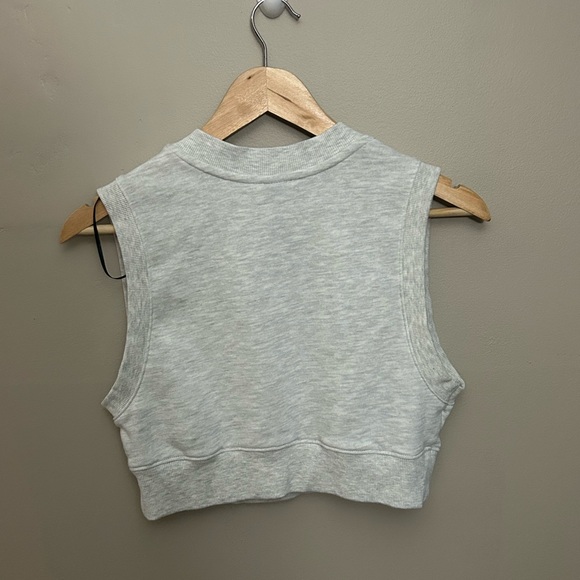Divided Light Gray V-Neck Crop Top - Picture 6 of 7